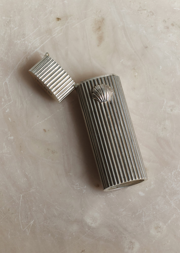 SHELL LIGHTER CASE in Silver image 3