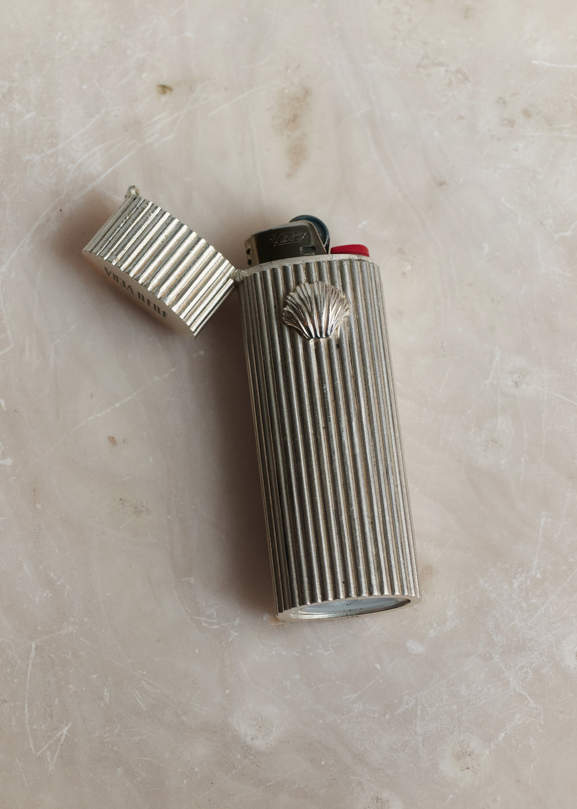 SHELL LIGHTER CASE in Silver image 4