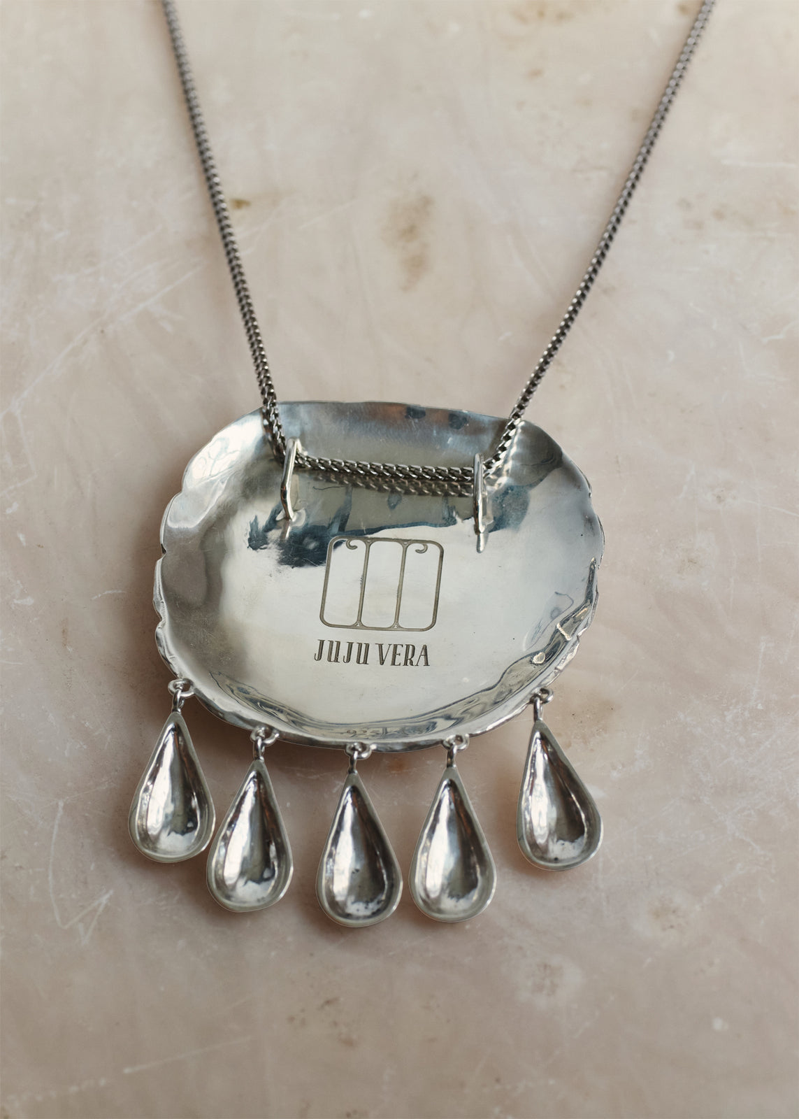 PETRA SHELL NECKLACE SILVER image 3