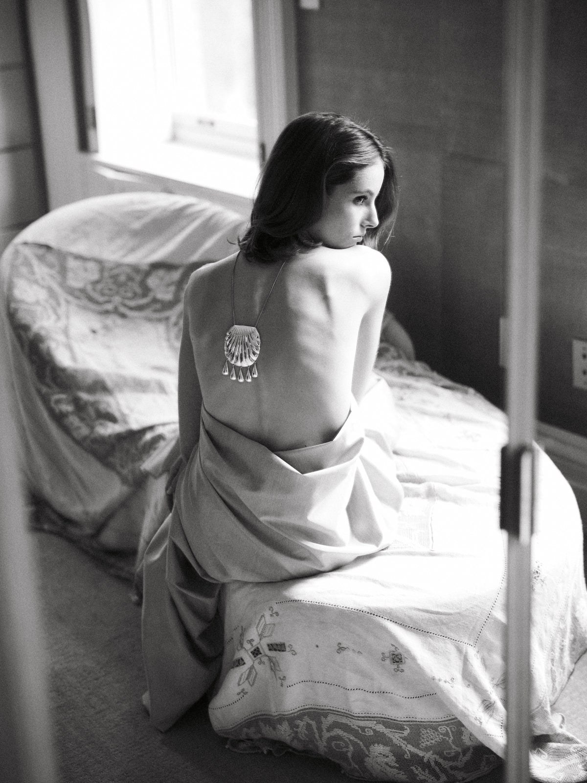 PETRA SHELL NECKLACE SILVER image 9