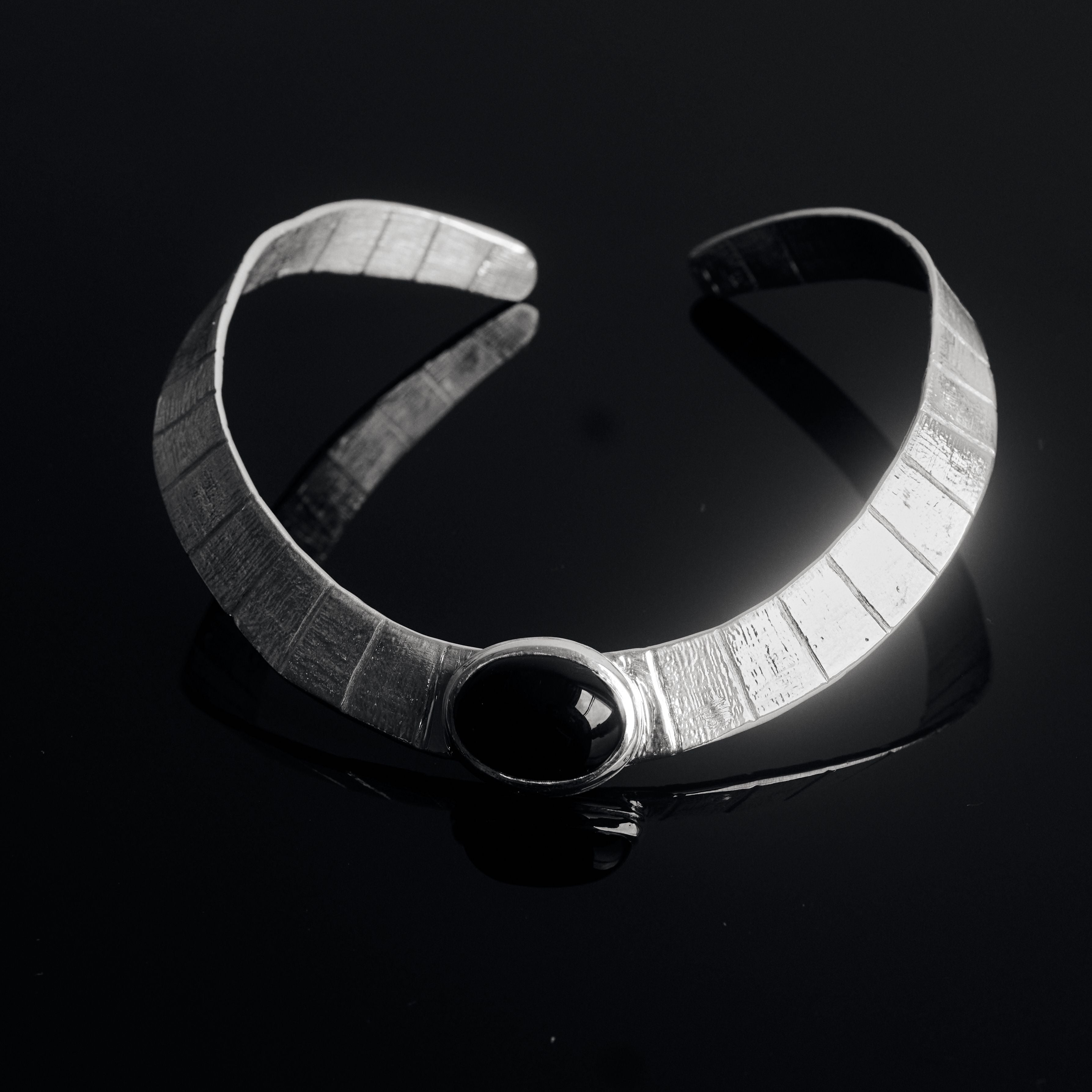 Athena Onyx Collar in Silver – JUJU VERA
